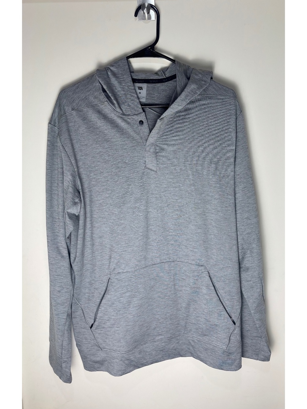 VRST Men’s M LW Active Hoodie Silver Shadow Gray Lightweight Stretch NWT